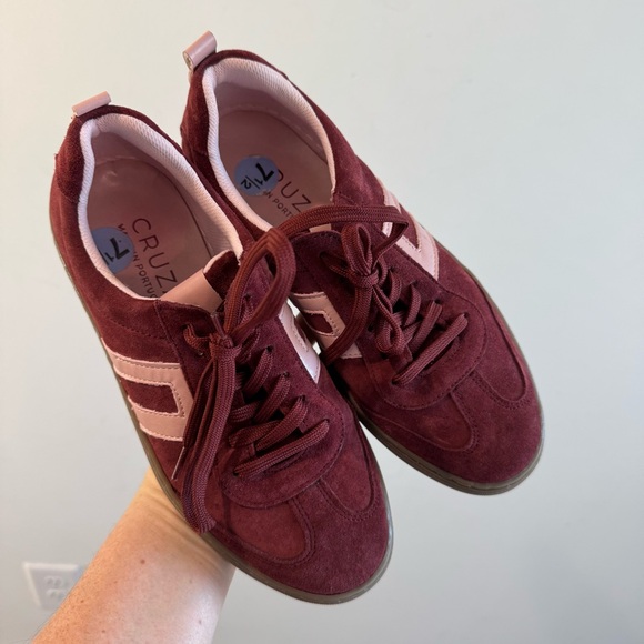 Cruza Burgundy Suede Low Top Sneakers Size 38 - Picture 3 of 7